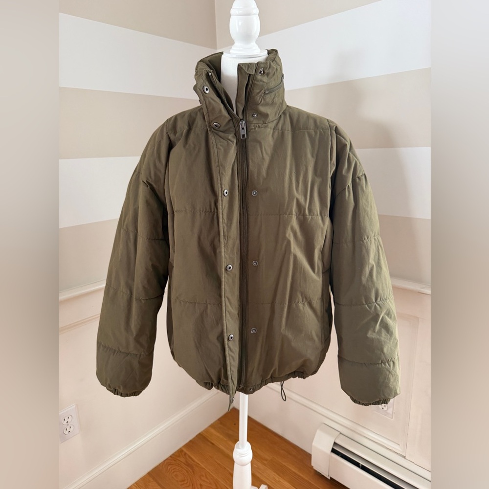 American Eagle Women’s Olive Bomber Puffer Jacket. Size small. Like new.